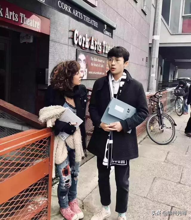 驕傲！24歲成都詩(shī)人獲愛(ài)爾蘭科克國(guó)際詩(shī)歌節(jié)最高獎(jiǎng)，他的母校是…