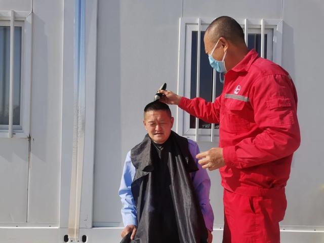 機(jī)關(guān)管理服務(wù)中心原油庫項(xiàng)目部：承壓奮進(jìn) 用心服務(wù)（中原油田機(jī)關(guān)服務(wù)中心）