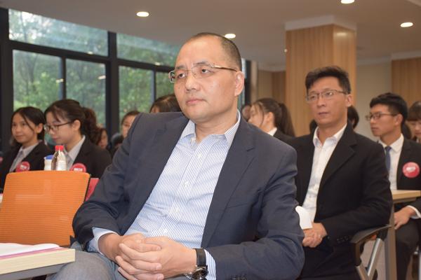 8支戰(zhàn)隊(duì)從這場(chǎng)5000人、750支隊(duì)伍的競(jìng)賽中脫穎而出，總決賽倒計(jì)時(shí)?。╪支隊(duì)伍淘汰賽決出1234名）"