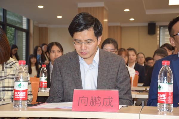 8支戰(zhàn)隊(duì)從這場(chǎng)5000人、750支隊(duì)伍的競(jìng)賽中脫穎而出，總決賽倒計(jì)時(shí)?。╪支隊(duì)伍淘汰賽決出1234名）"