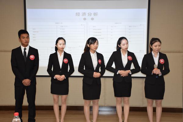 8支戰(zhàn)隊(duì)從這場(chǎng)5000人、750支隊(duì)伍的競(jìng)賽中脫穎而出，總決賽倒計(jì)時(shí)?。╪支隊(duì)伍淘汰賽決出1234名）"
