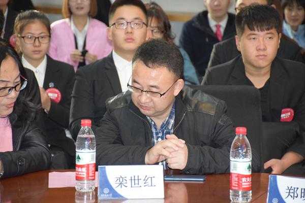 8支戰(zhàn)隊(duì)從這場(chǎng)5000人、750支隊(duì)伍的競(jìng)賽中脫穎而出，總決賽倒計(jì)時(shí)?。╪支隊(duì)伍淘汰賽決出1234名）"