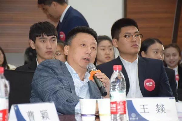 8支戰(zhàn)隊(duì)從這場(chǎng)5000人、750支隊(duì)伍的競(jìng)賽中脫穎而出，總決賽倒計(jì)時(shí)?。╪支隊(duì)伍淘汰賽決出1234名）"