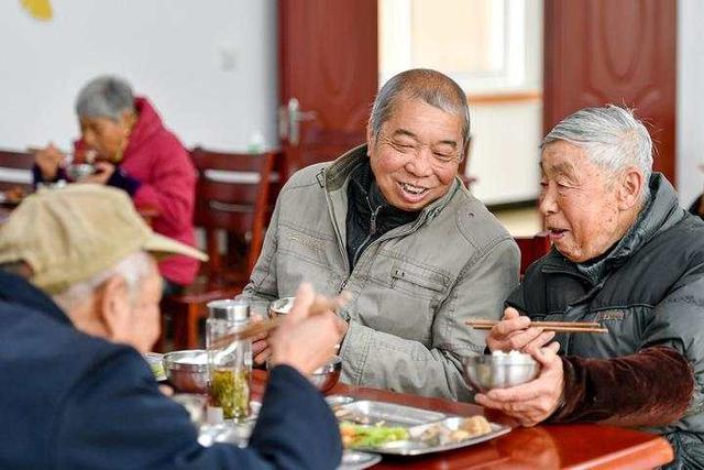 人民日?qǐng)?bào)點(diǎn)贊寧波：農(nóng)村里養(yǎng)老 越來(lái)越安心（寧波農(nóng)村養(yǎng)老保險(xiǎn)）