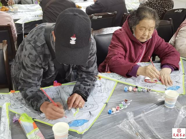 風(fēng)箏制作與放飛——長(zhǎng)壽路社區(qū)“非遺進(jìn)社區(qū)，文化共傳承”傳統(tǒng)技藝學(xué)堂活動(dòng)
