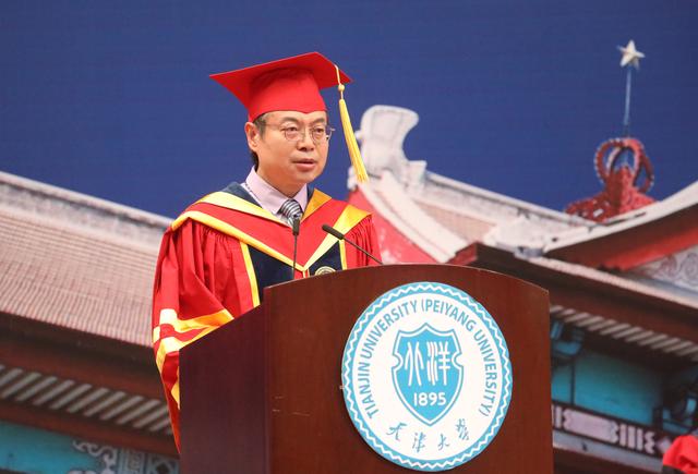 天津大學(xué)送別2022屆畢業(yè)生，校長寄語“走好腳下的成才之路”（天津大學(xué)書記校長新年賀詞）