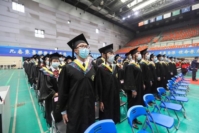 天津大學(xué)送別2022屆畢業(yè)生，校長寄語“走好腳下的成才之路”（天津大學(xué)書記校長新年賀詞）