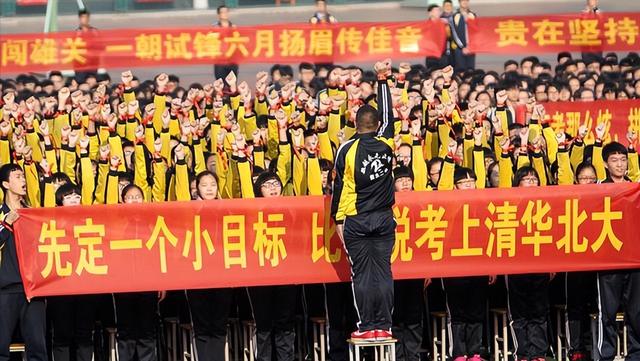 本科專業(yè)就業(yè)前50強，薪資較高的15個職業(yè)盤點，互聯(lián)網(wǎng)類較多（本科就業(yè)前50名專業(yè)）