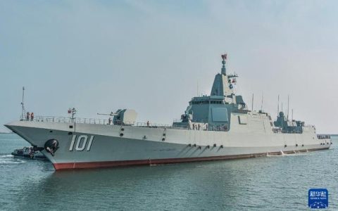 在習(xí)近平強(qiáng)軍思想指引下·我們在戰(zhàn)位報告｜劈波斬浪向深藍(lán)——來自海軍導(dǎo)彈驅(qū)逐艦?zāi)喜灥膱蟾?>        </a>
                <a class=