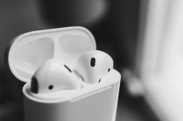 AirPods 固件大升級(jí)，媽媽再也不用擔(dān)心我弄丟耳機(jī)（airpods固件問(wèn)題）