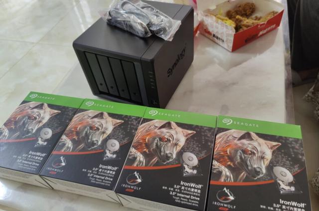 NAS小白湊過來！大佬講解NAS到底是什么？能做些什么？（nas是做什么的）