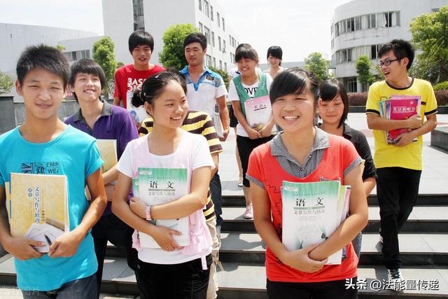 義務(wù)教育的內(nèi)容：政府免費(fèi)提供作業(yè)本，尷尬的是誰(shuí)？（義務(wù)教育 作業(yè)）